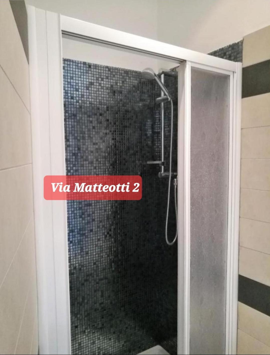 Via Matteotti & Via Carracci Apartments Bolonya Dış mekan fotoğraf